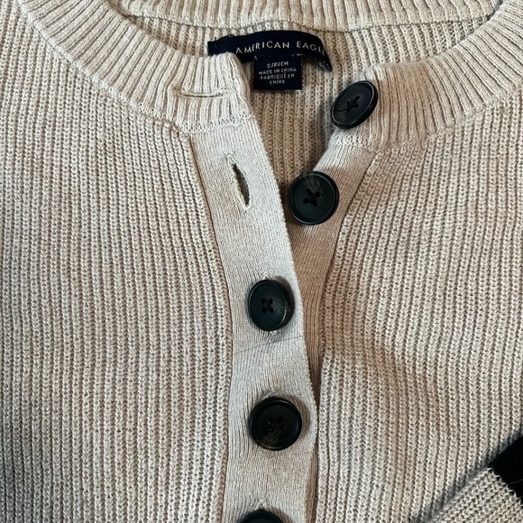 American Eagle Stripe Varsity Henley Pullover Sweater Beige/ Black size Small - Picture 3 of 4